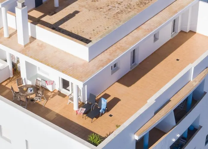 Terraza Trafalgar Tipo Penthouse Con Enorme Terraza Y Vistas Al Mar *